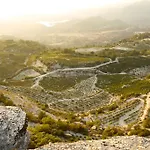 The Mountain House - Escape Life